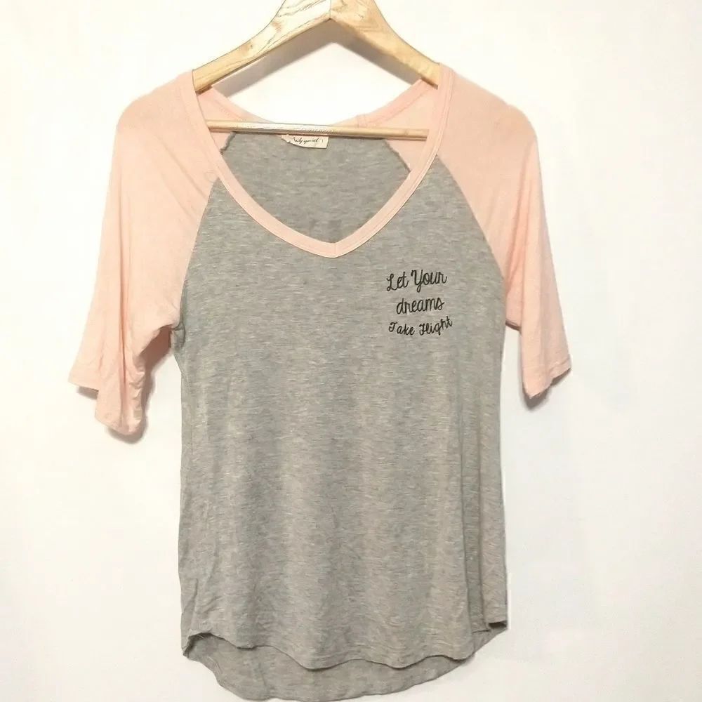 Daily Specials Graphic baseball tee pink gray